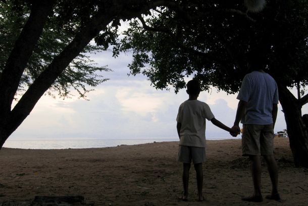 still / picture for Caracoles y cascabeles (Seashells and rattles)