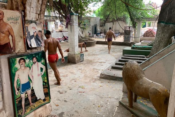 still / picture for Journey to the CharBagh