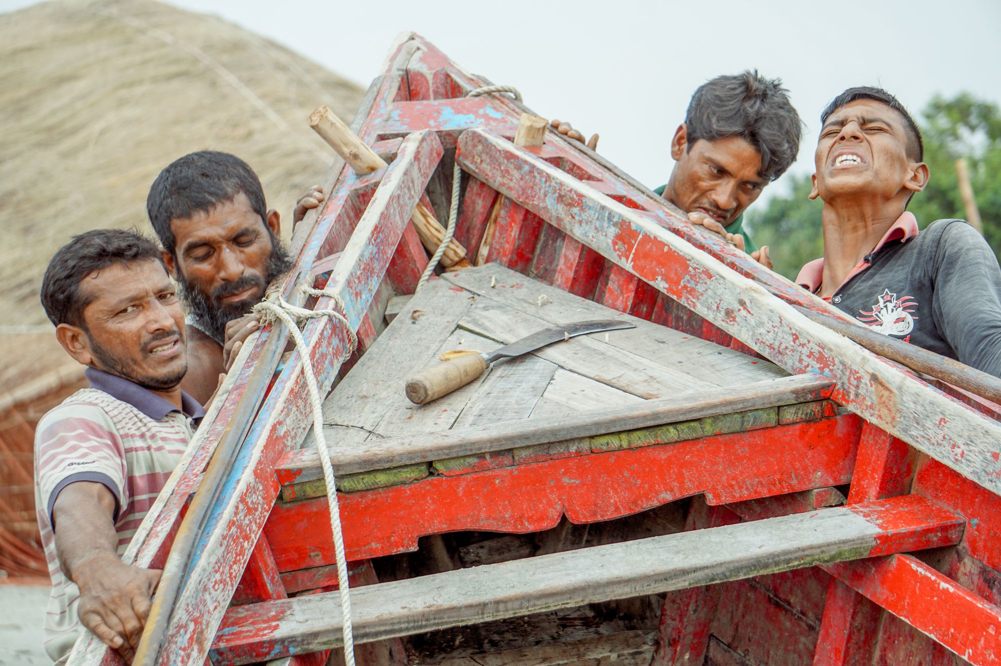 The fishermen who live in these coastal communities face a daily struggle to provide for their families. Climate change is increasing that struggle, with dwindling fish resources and changing tidal patterns.